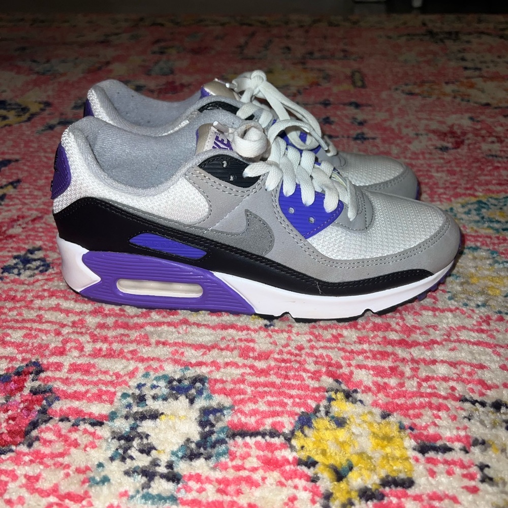PURPLE NIKE AIRMAXES